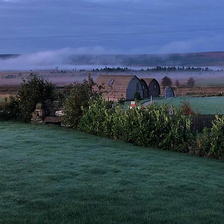 Вилла Loch Shin Glamping Pods Лэрг Экстерьер фото