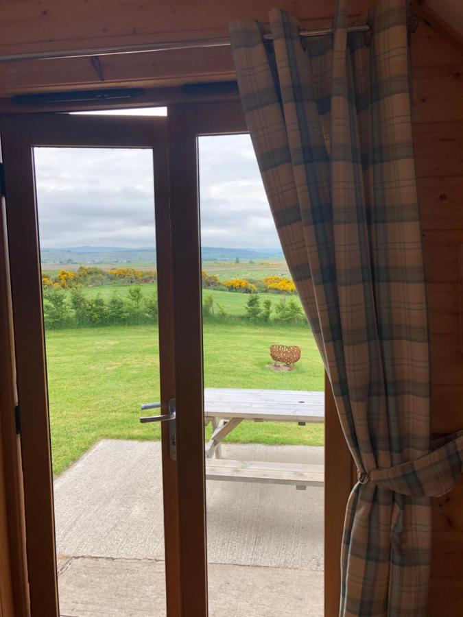 Вилла Loch Shin Glamping Pods Лэрг Экстерьер фото