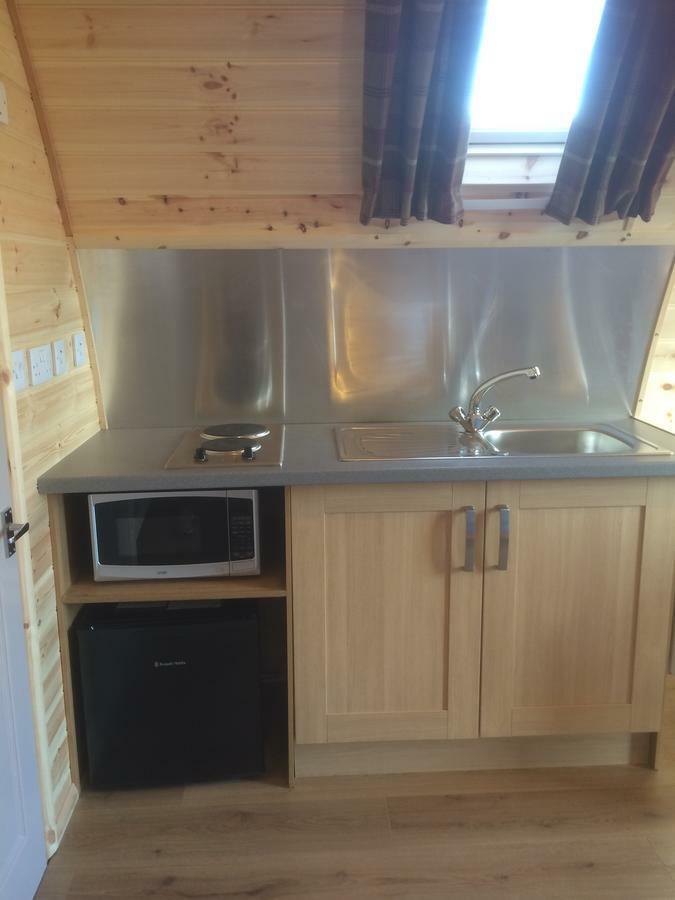 Вилла Loch Shin Glamping Pods Лэрг Экстерьер фото