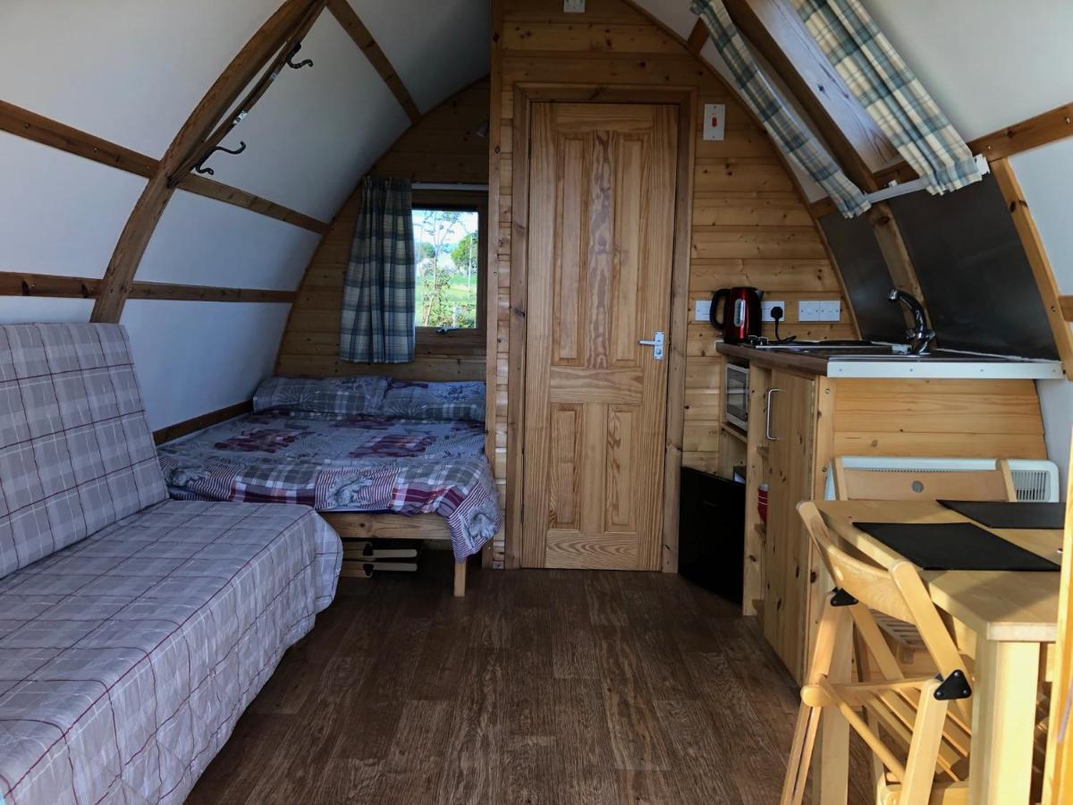 Вилла Loch Shin Glamping Pods Лэрг Экстерьер фото