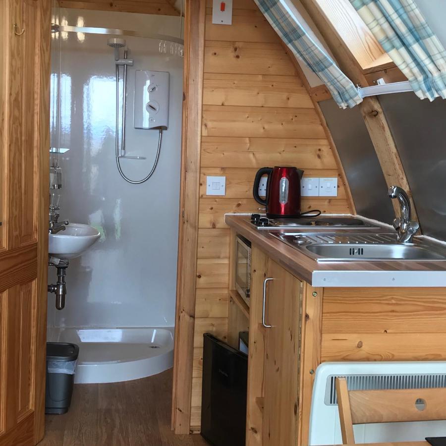Вилла Loch Shin Glamping Pods Лэрг Экстерьер фото
