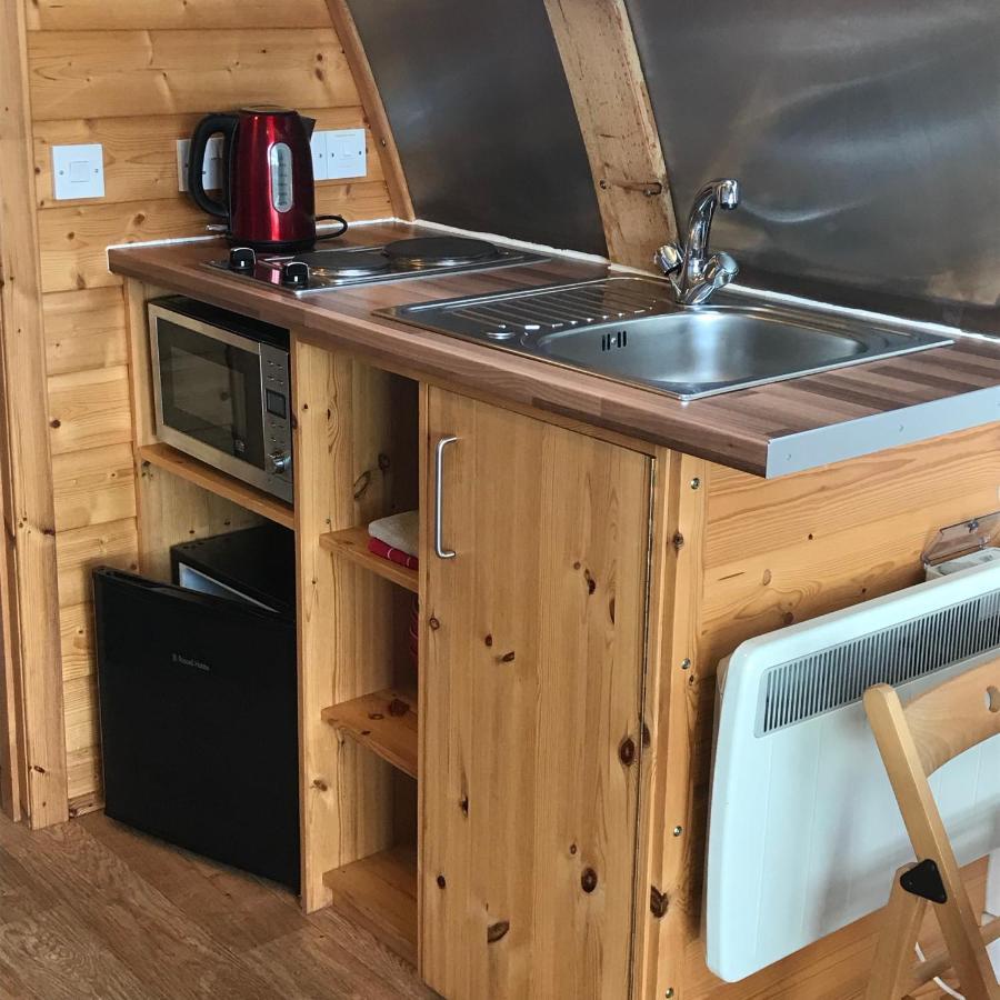 Вилла Loch Shin Glamping Pods Лэрг Экстерьер фото